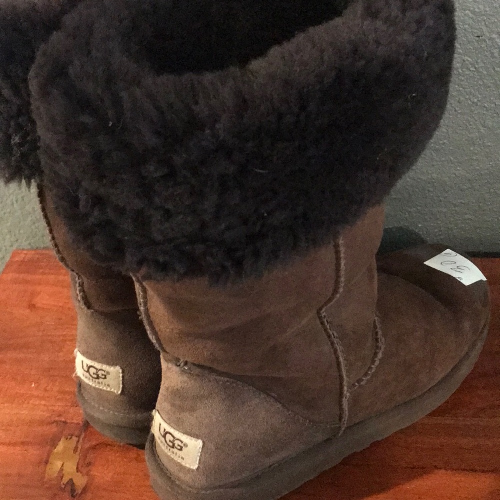 Women’s UGG boots tall brown size 9